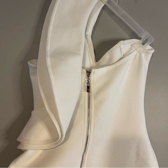 White Bodycon Ruffle One Shoulder Dress | SZ S - Picture 10 of 16